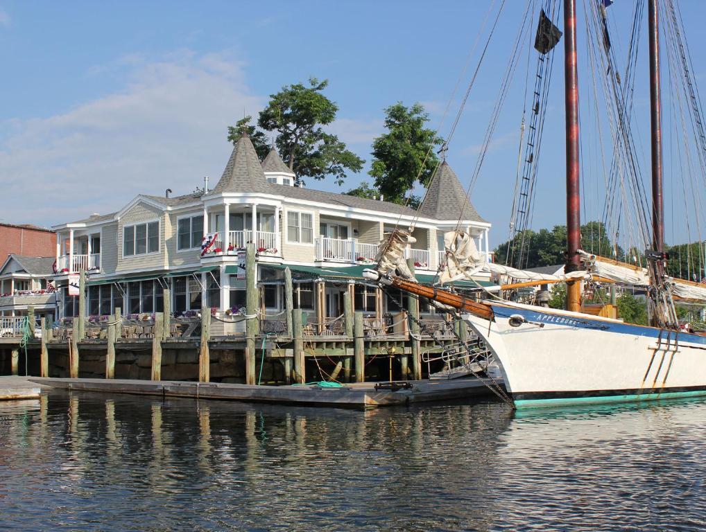 Grand Harbor Inn Camden Bagian luar foto